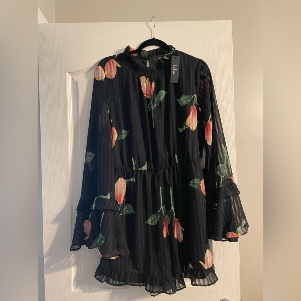 LULUS TALKING SWEET BLACK FLORAL ROMPER